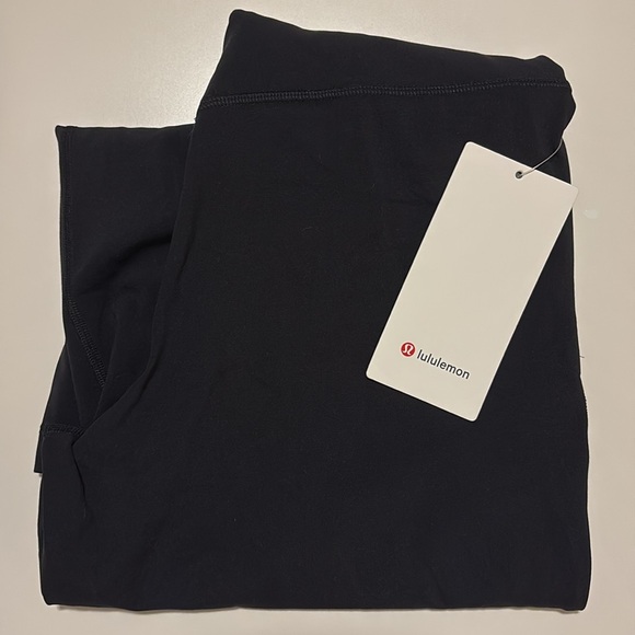Brand new with tags Lululemon Align Wide-leg crop size 6, black! - Picture 6 of 7